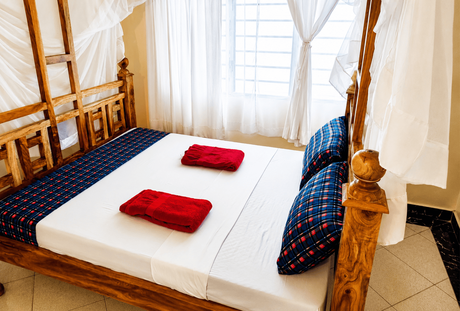 familyroom queensizebed villa verona gardens 5