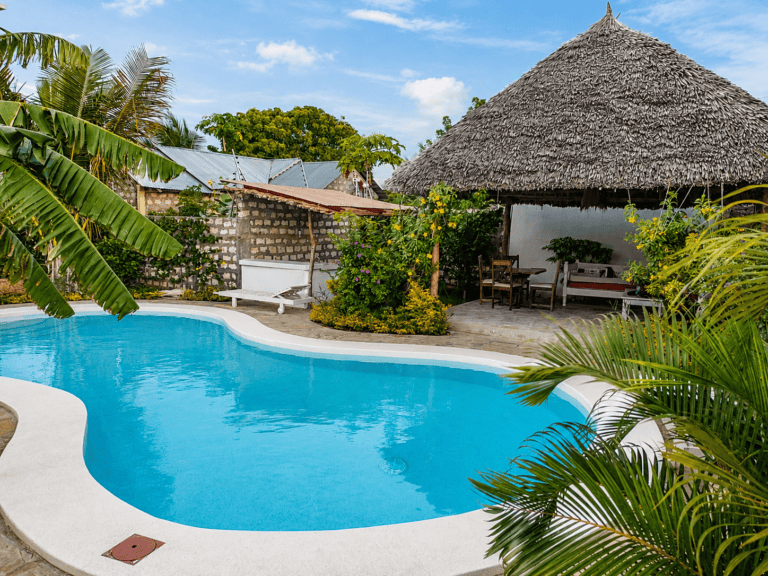 villa verona swimmingpool watamu 2