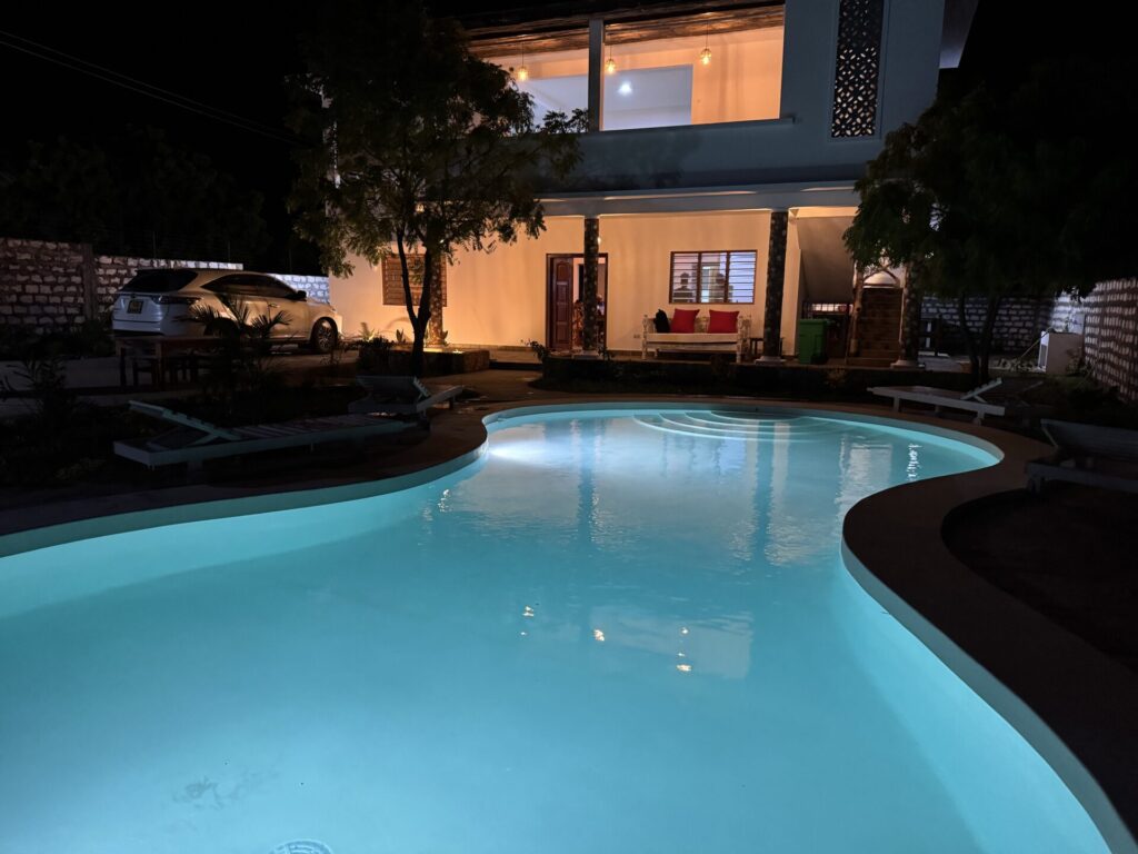 villa verona gardens terracepool by night