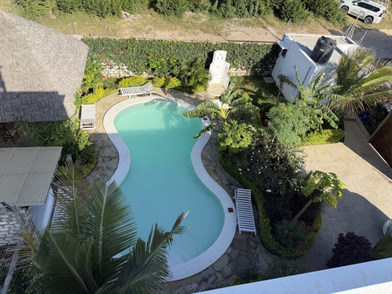 villa verona gardens swimming pool 10