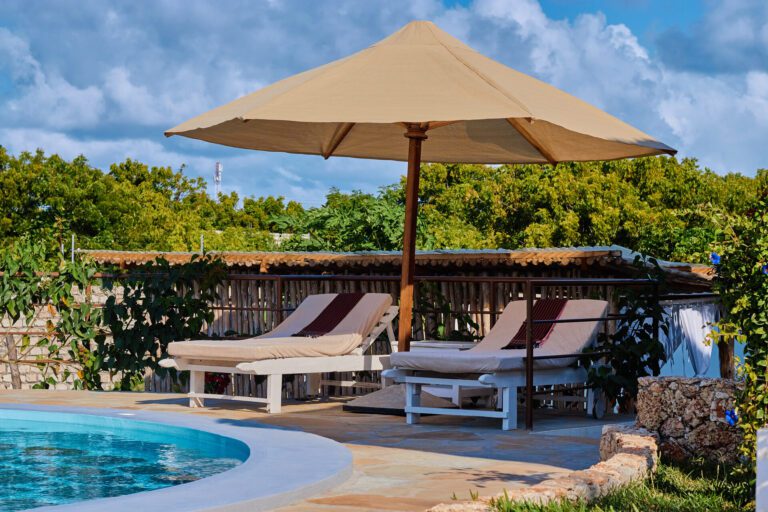 villa verona gardens watamu swimming pool sunbathing 2