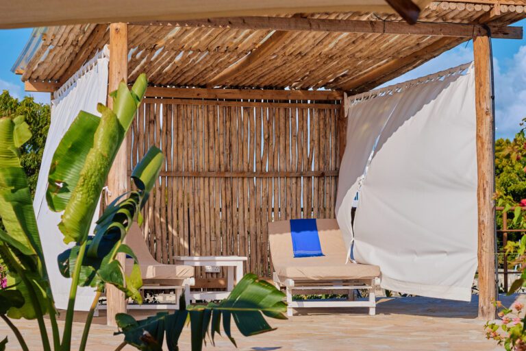 villa verona gardens watamu swimming pool sunbathing relaxing outdoor
