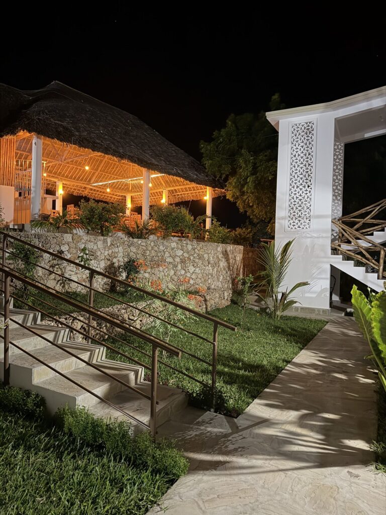 villa verona gardens watamurestaurant atnight2