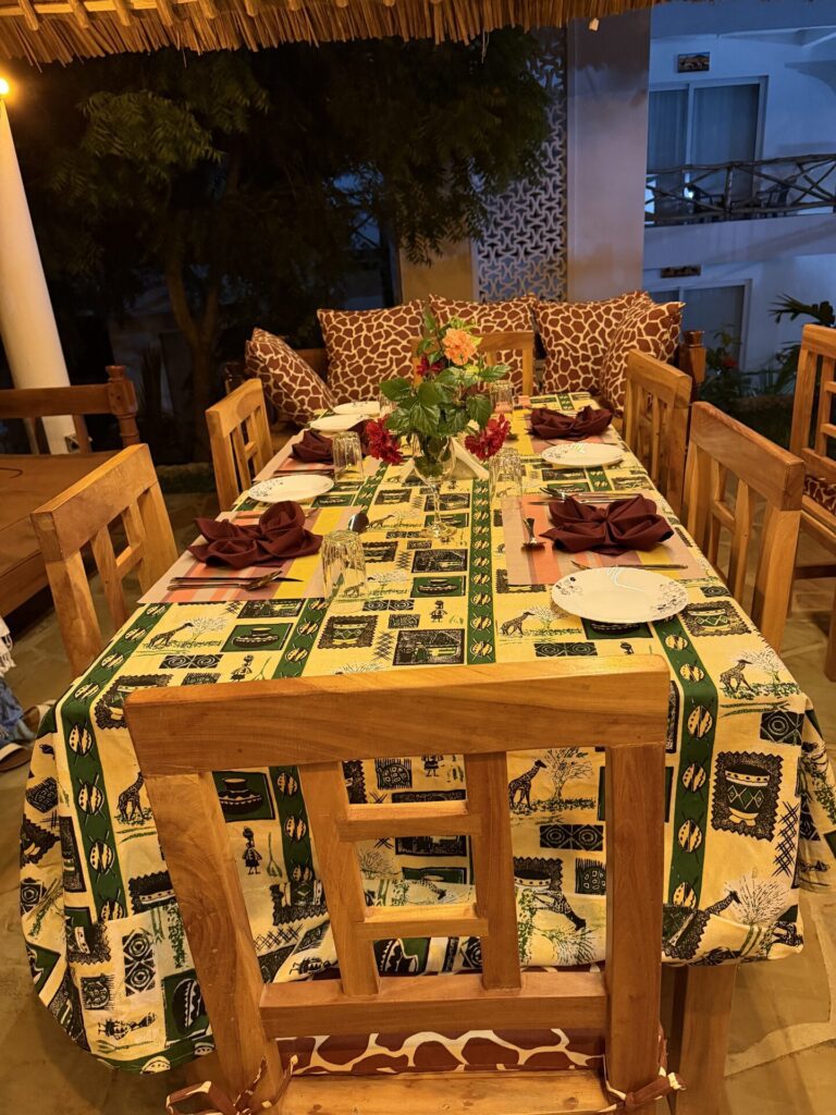 villa verona gardens watamurestaurant table