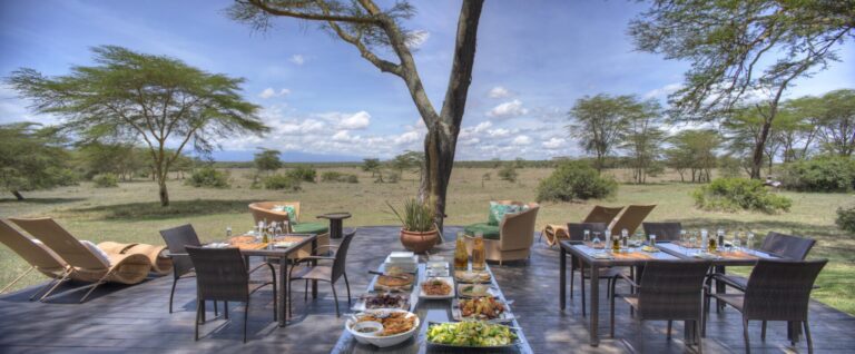 villa verona tours lunch with a view of the laikipia plains